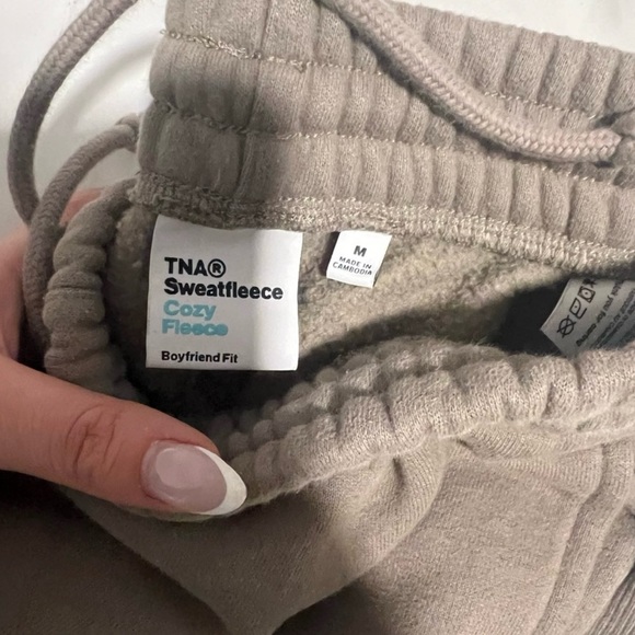 SOLD ❌TNA Cozy Fleece Boyfriend Sweatpants - Picture 2 of 2